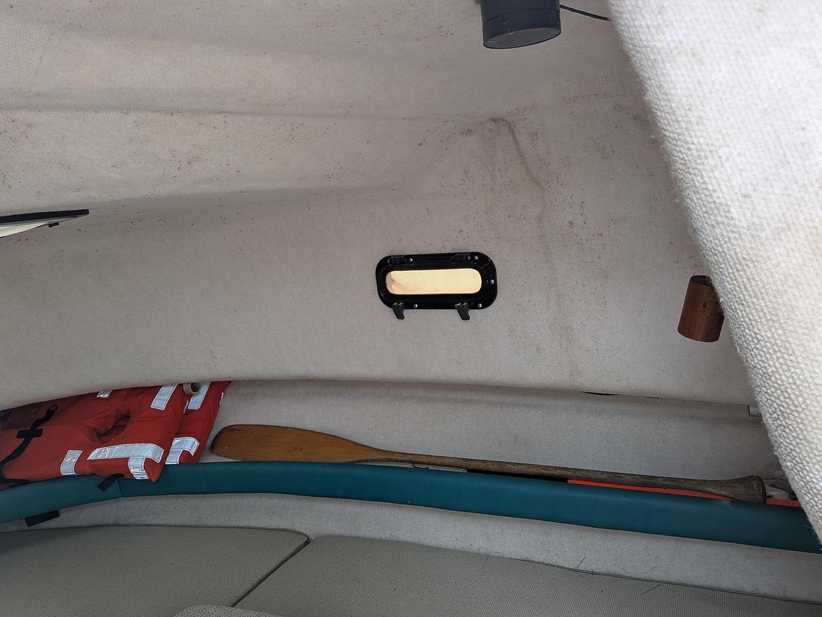 Used 2000 Pursuit 2550