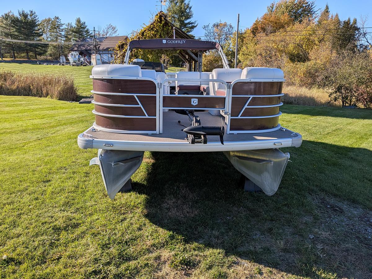 Used 2022 Godfrey Sweetwater 2286 FS