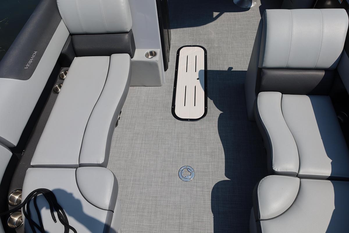 Used 2025 Veranda VR22RC Relax 22' Rear Chaise