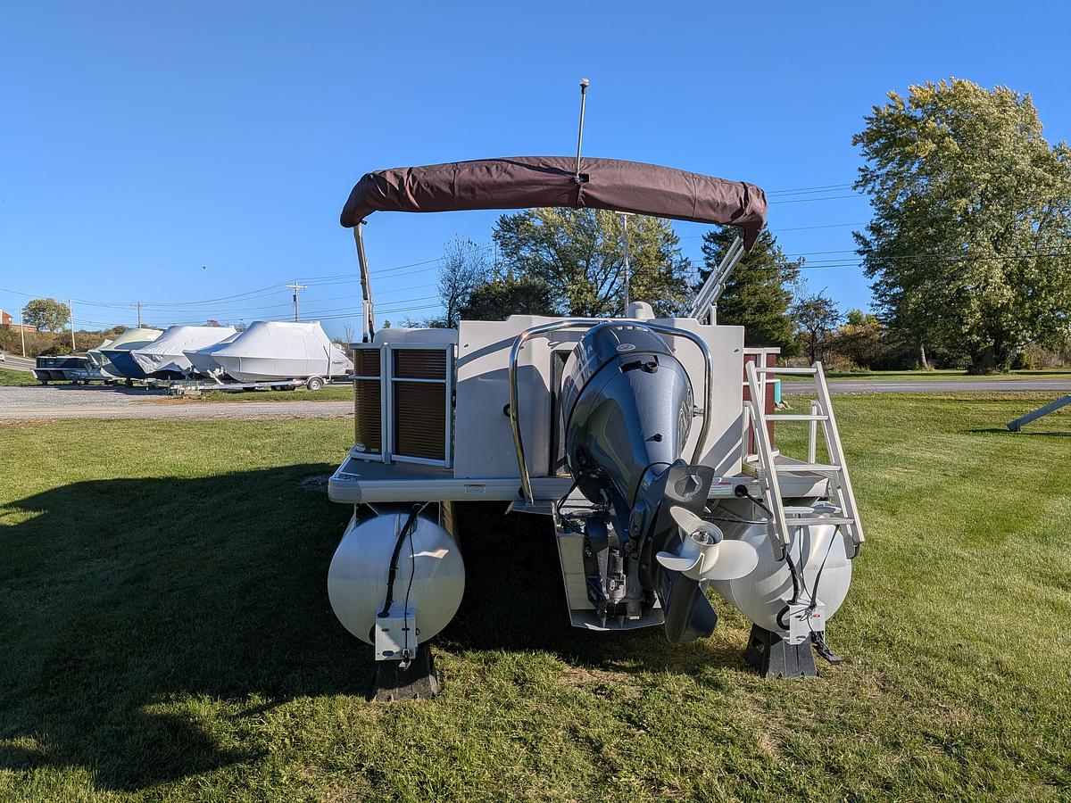 Used 2022 Godfrey Sweetwater 2286 FS