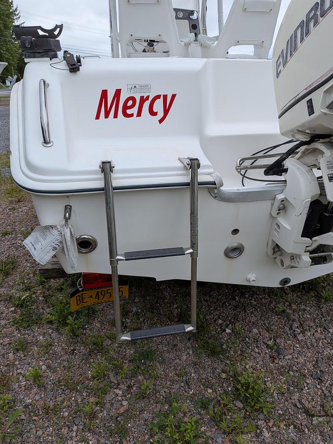Used 2006 Sea Hunt Triton 186