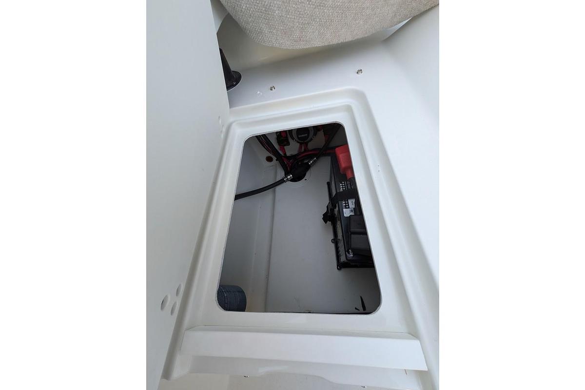 2025 Parker 2120 Sport Cabin