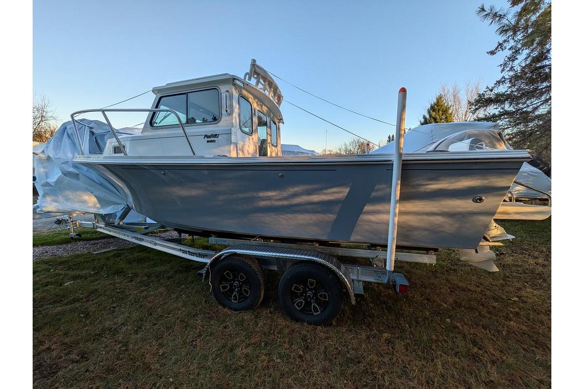2025 Parker 2120 Sport Cabin