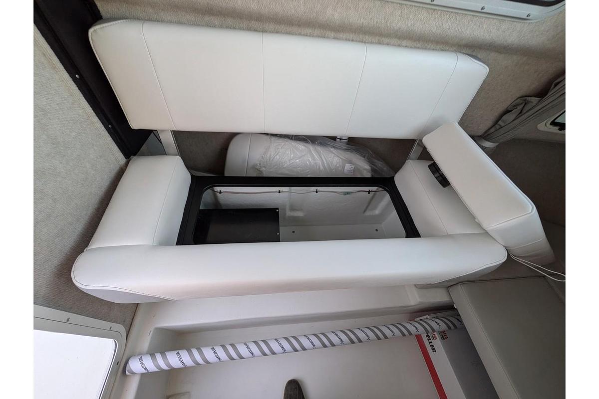 2025 Parker 2120 Sport Cabin