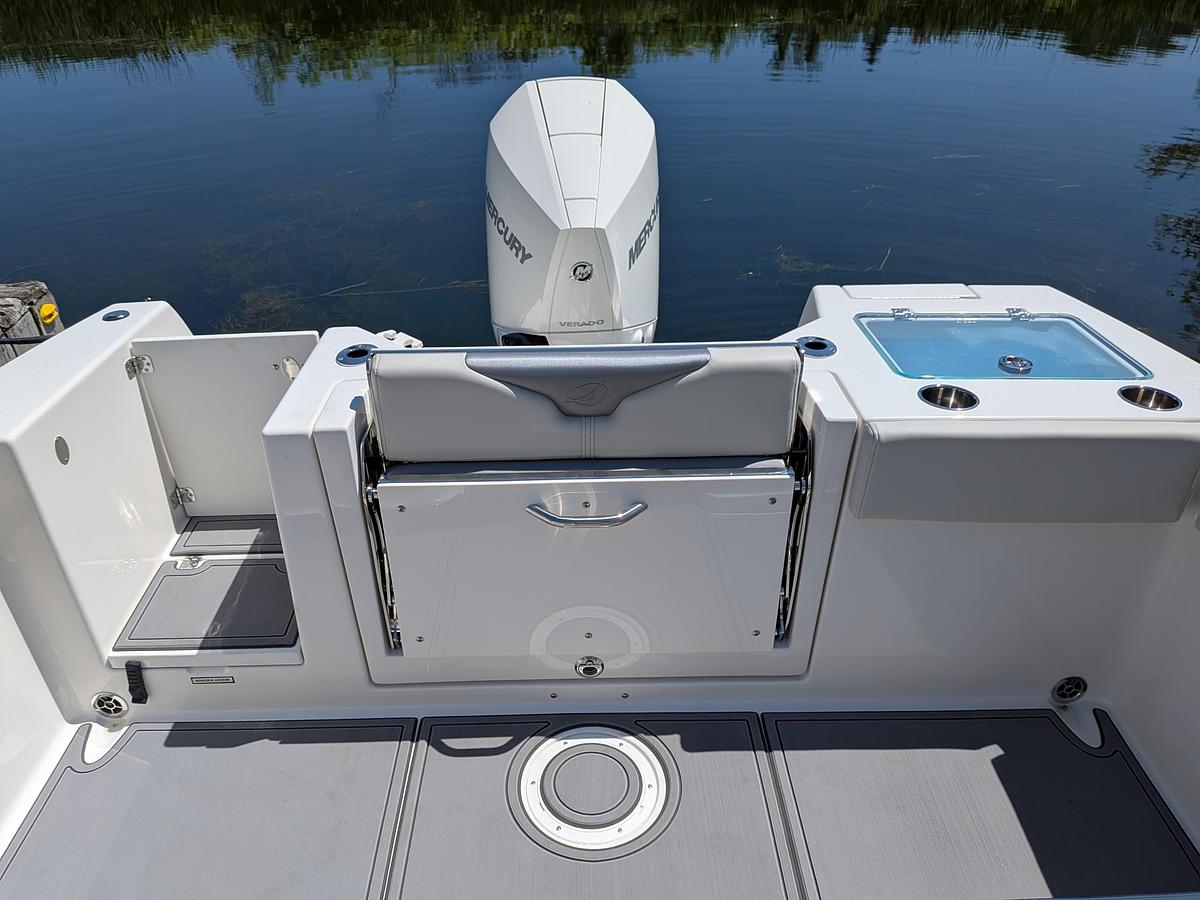 Used 2027 Sailfish 236DC