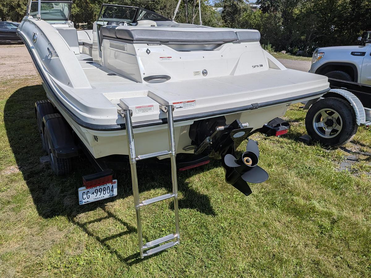 Used 2017 Sea Ray 210 SPX