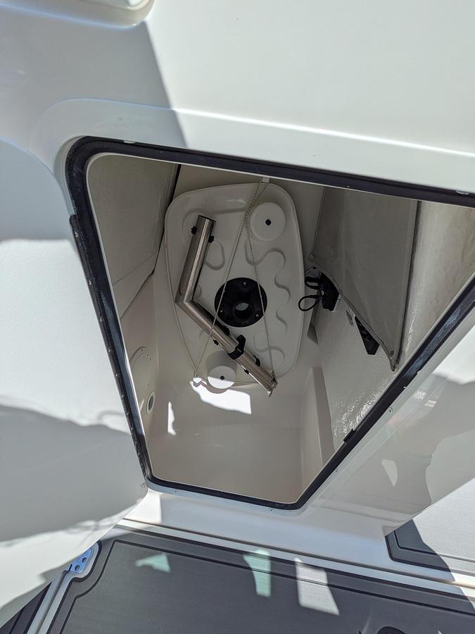 Used 2027 Sailfish 236DC
