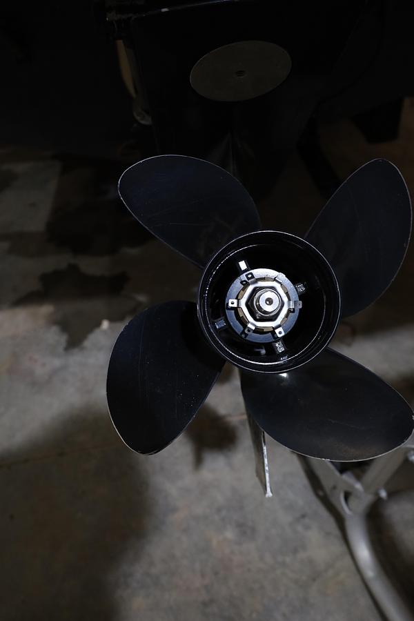 Used 2006 Trophy 2352 Walkaround Pro