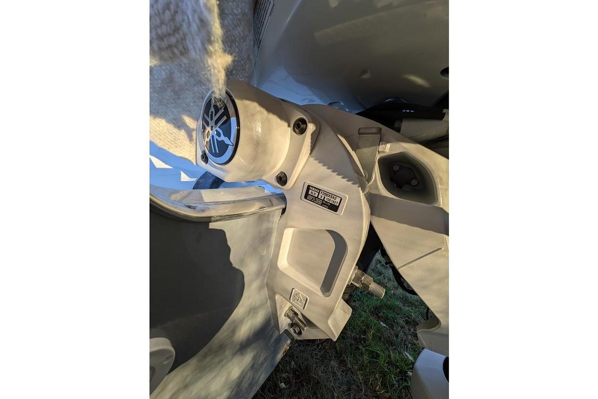 2025 Parker 2120 Sport Cabin