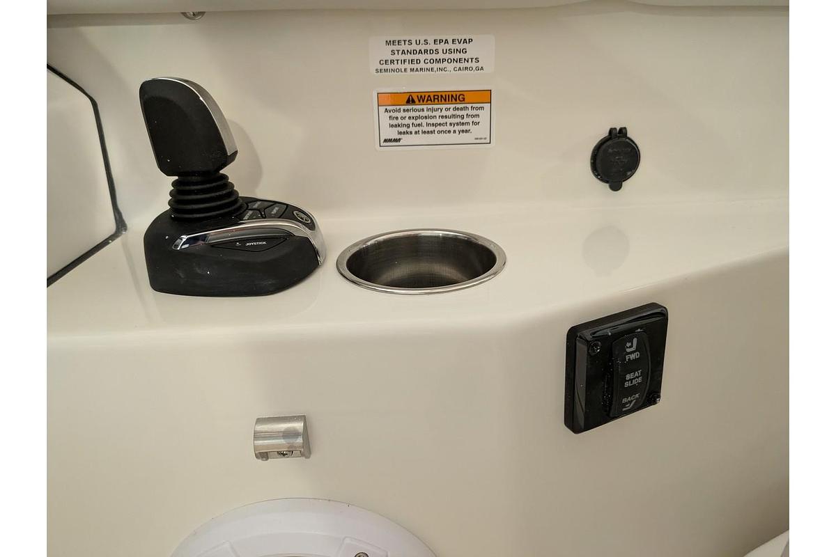 2025 Sailfish Dual Console 276 DC