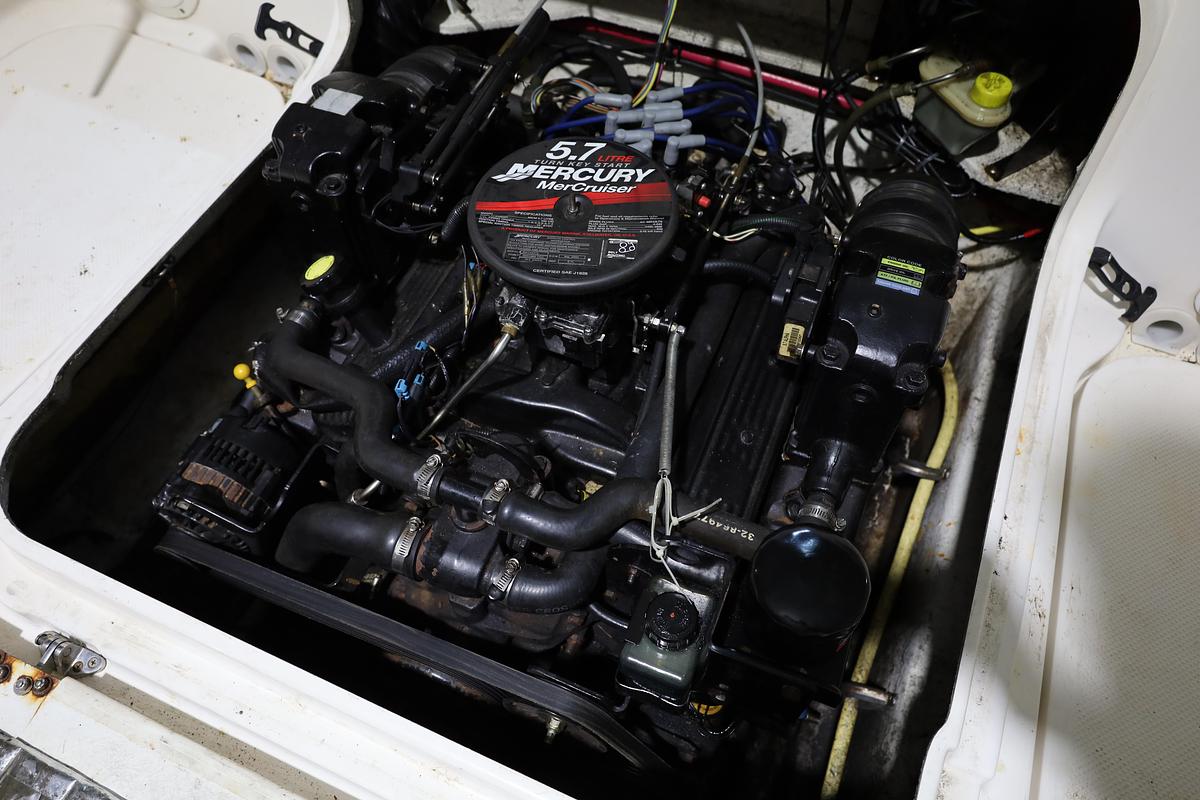 Used 2006 Trophy 2352 Walkaround Pro