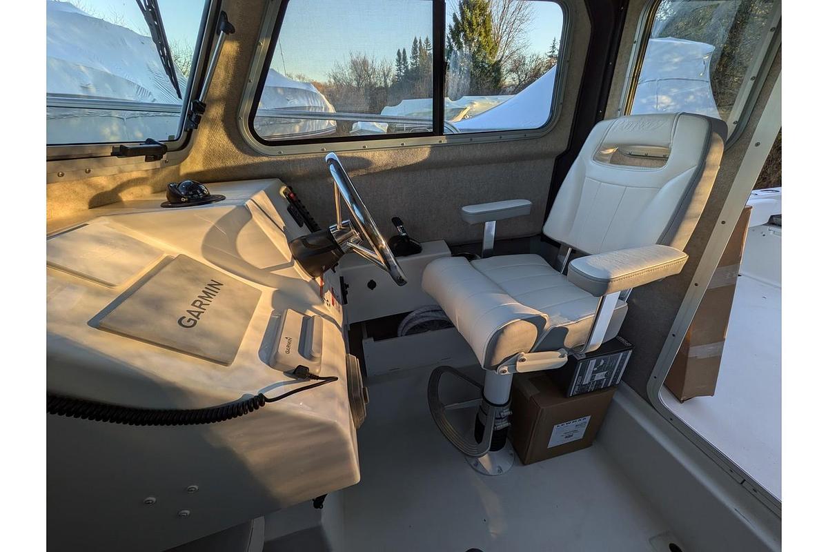 2025 Parker 2120 Sport Cabin