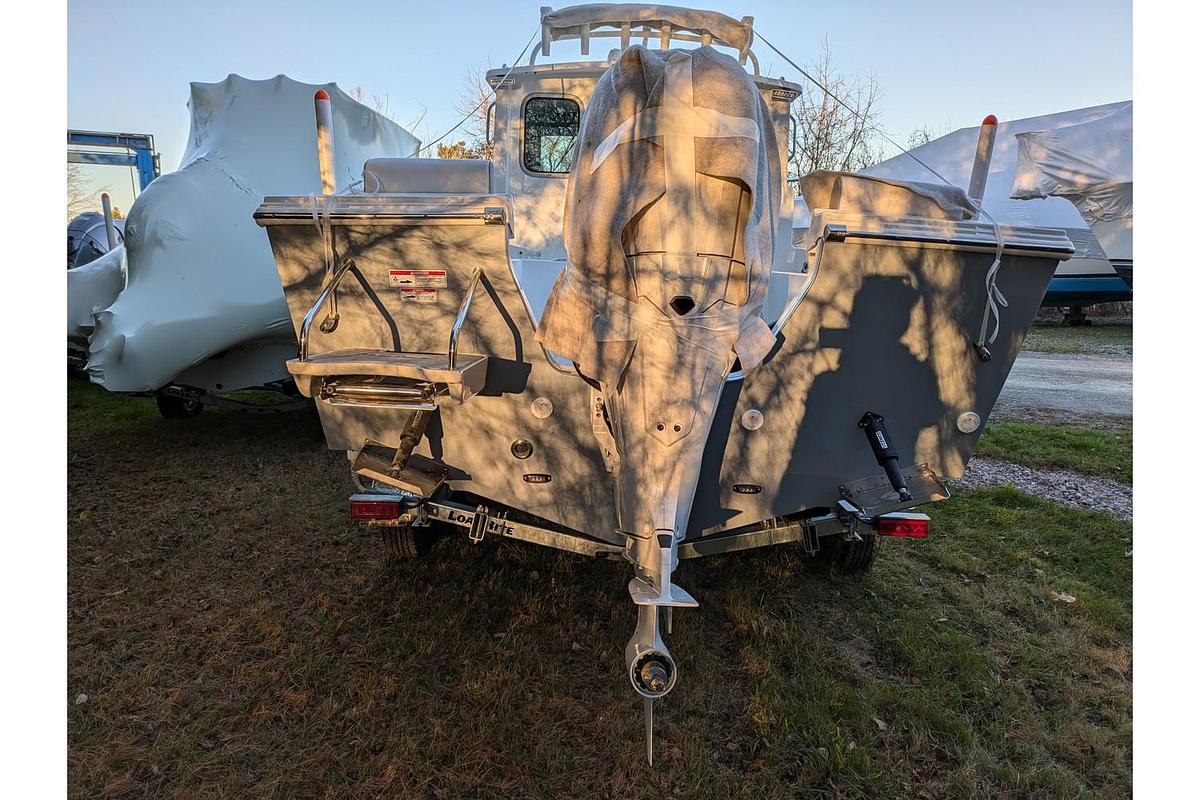 2025 Parker 2120 Sport Cabin