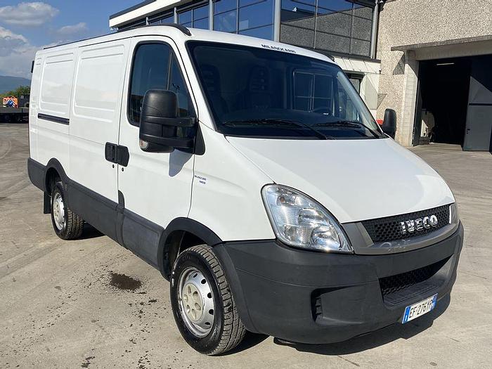 Usato 2011 IVECO  DAILY 35s12