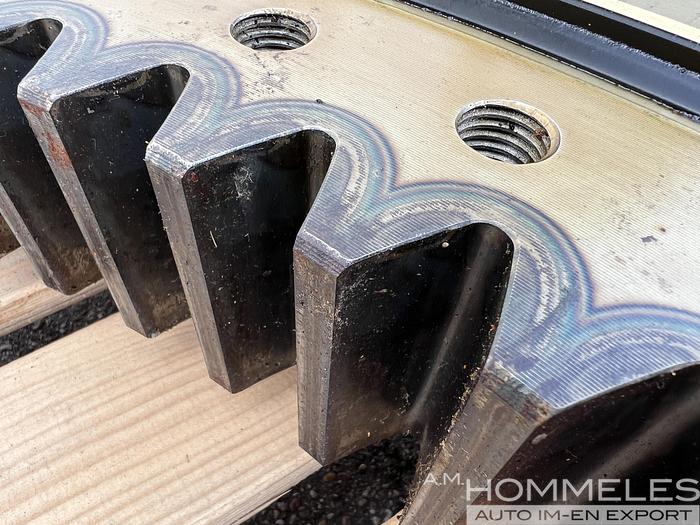 CNH INDUSTRIAL SLEWING RING H2239954