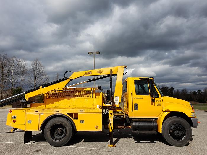 Used 2007 International 4300 w/ MTI 5200 35' Crane