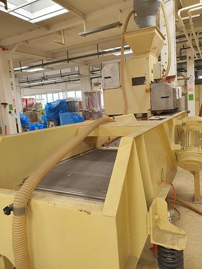 Gebraucht Horizontalsiebmaschine JÖST Type SUF Bj. 1983 mit Profilgestell aus Stahl, lackiert.