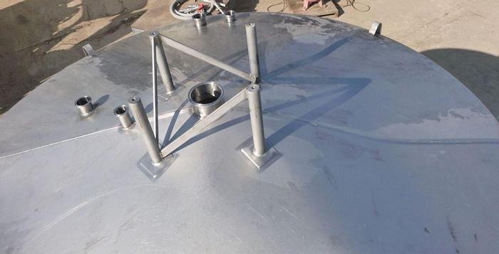 Used Tank, 2,000 Gallon, S/st, 86" X82", Agit, #S744133