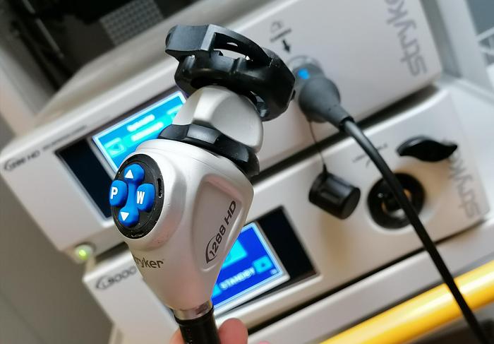 Gebraucht Endoskopieturm mit Kamera HD-Prozessor mit Kamerakopf, L9000 LED - Lichtquelle, Dokumentationssystem SDC Ultra HD