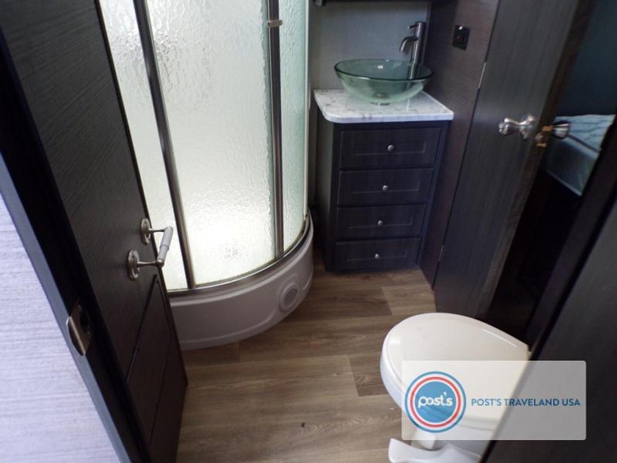 Used Used 2015 RV Factory Weekend Warrior 28W