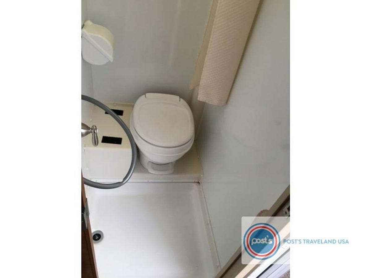 Used Used 2020 Lance Truck Camper 825