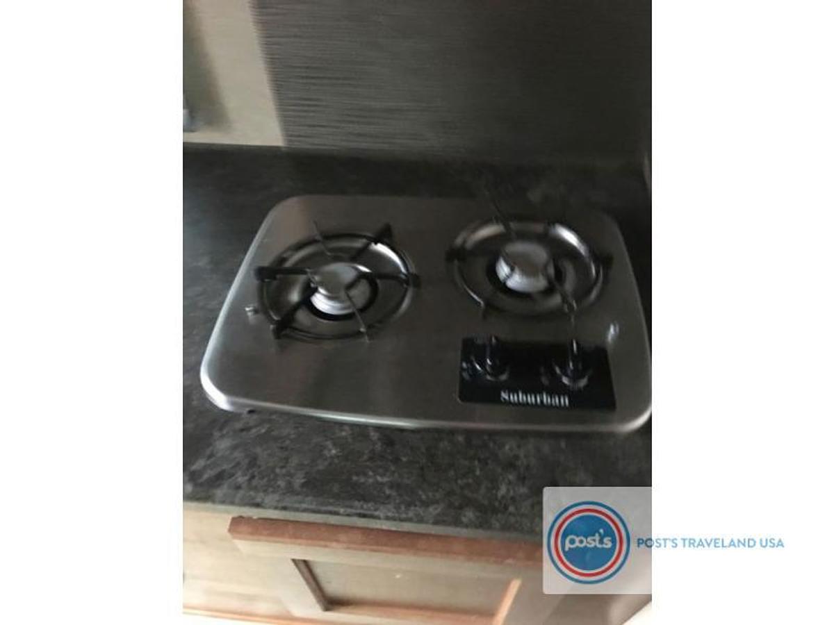 Used Used 2020 Lance Truck Camper 825