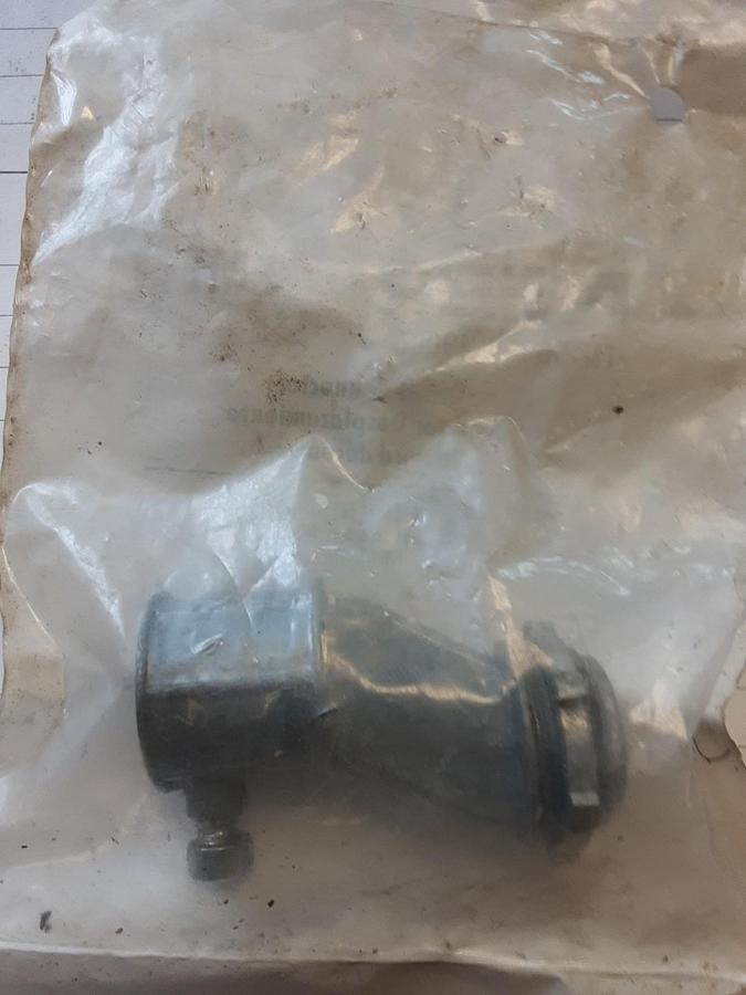 NIB GAMPAK TN-50 is a set screw type offset connector with locknut