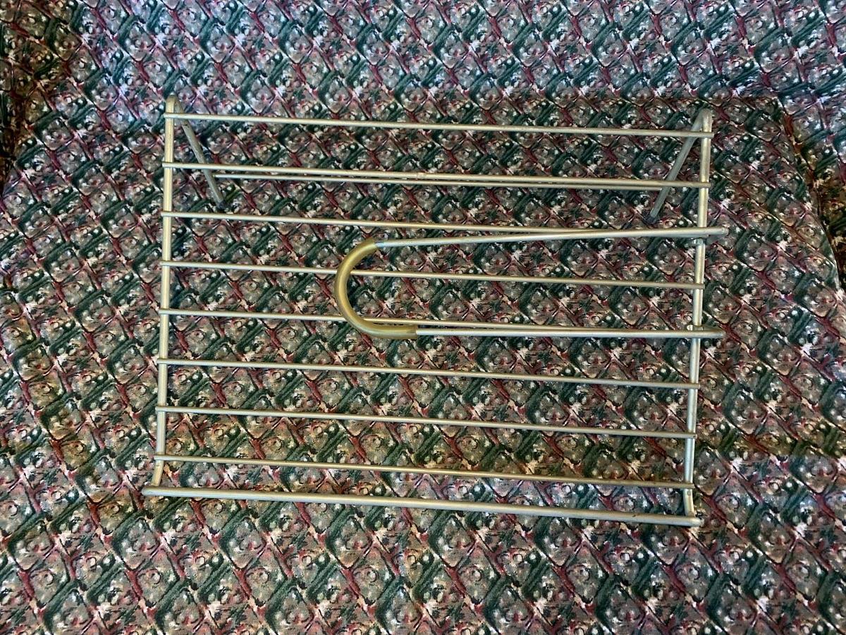 Used Cookbook wire shelf rack