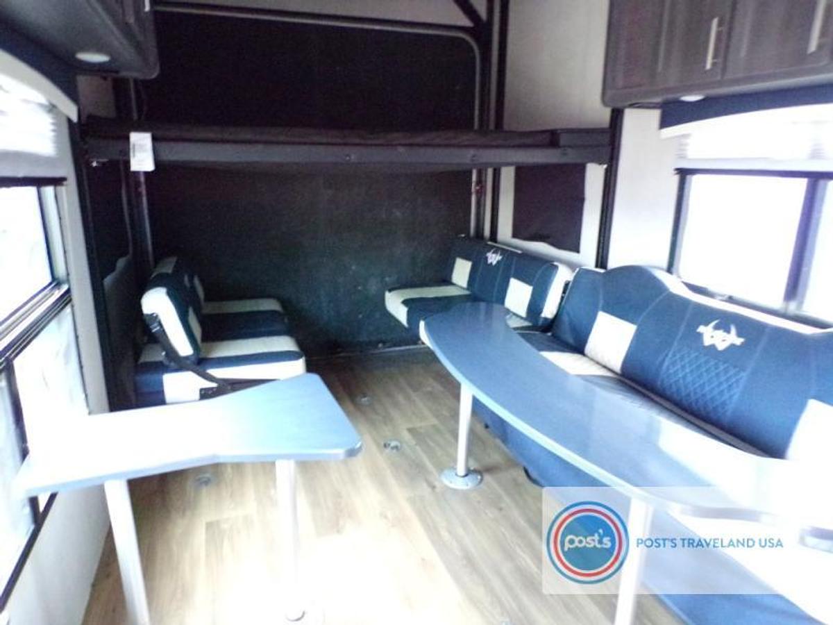 Used Used 2015 RV Factory Weekend Warrior 28W