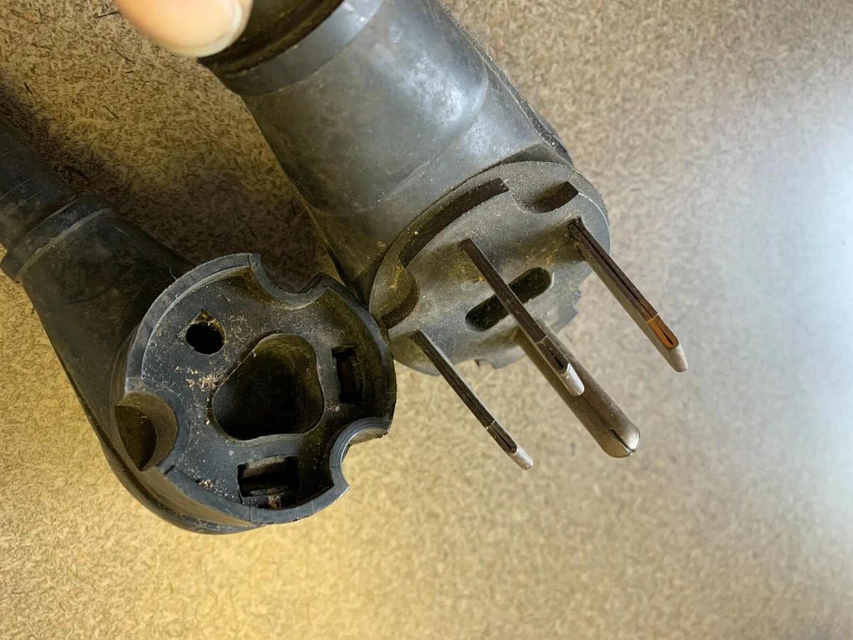 Used RV Travel Trailer Camper 18" Adapter- 30AMP Service