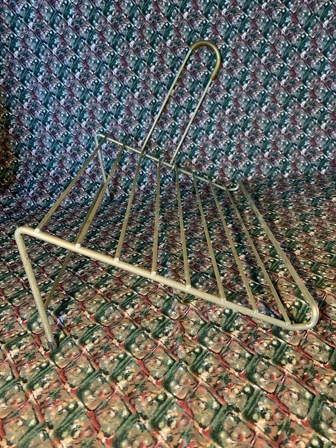 Used Cookbook wire shelf rack