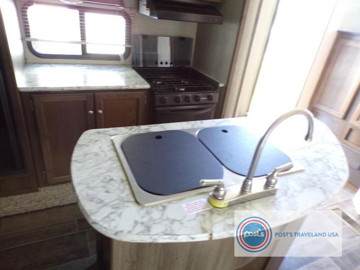 Used Used 2018 Keystone RV Bullet 220RBI