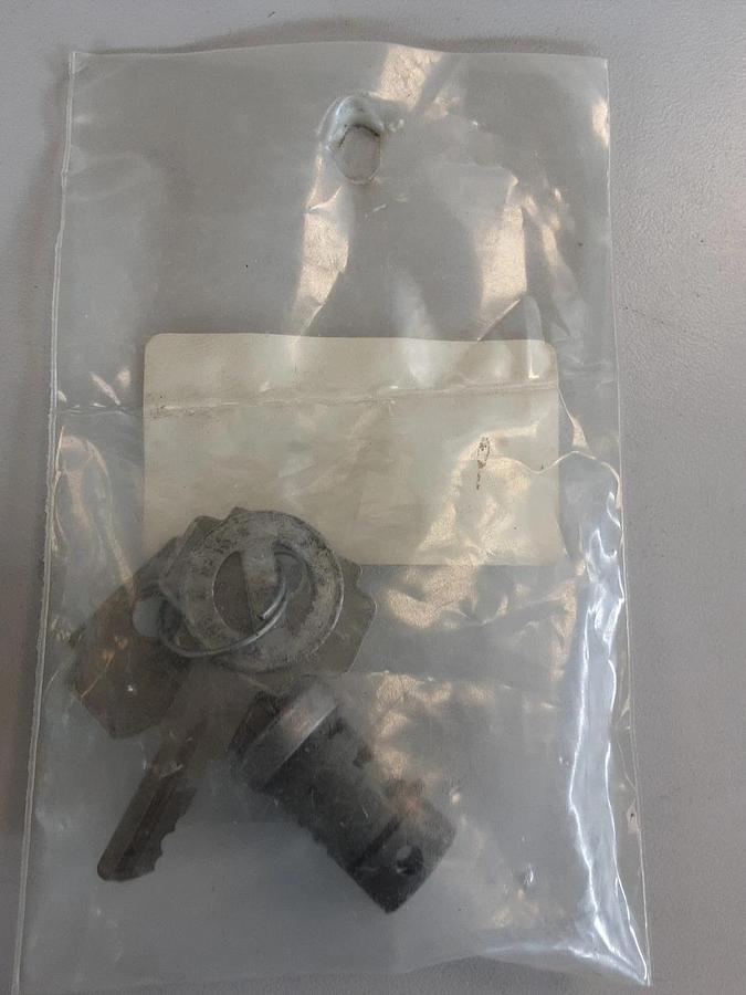 L-300 Cylnder & Keys