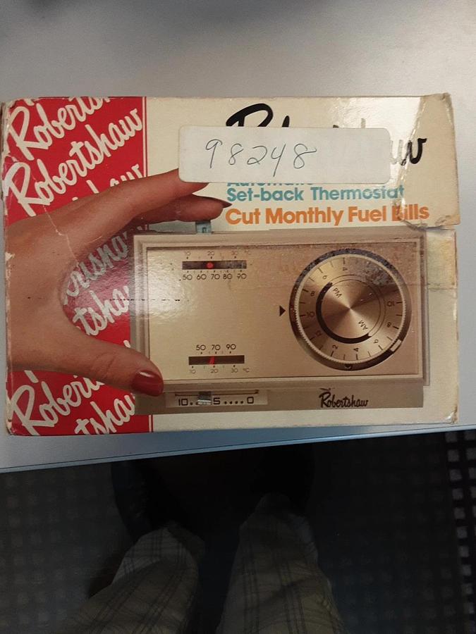 Robertshaw Automatic Set-back HTG Thermostat Part #TH300-412