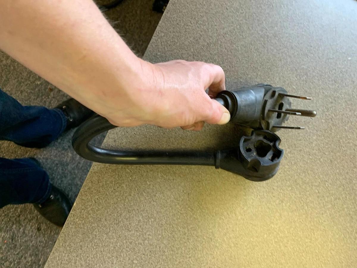 Used RV Travel Trailer Camper 18" Adapter- 30AMP Service