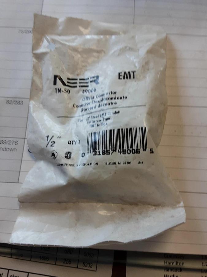 NIB GAMPAK TN-50 is a set screw type offset connector with locknut