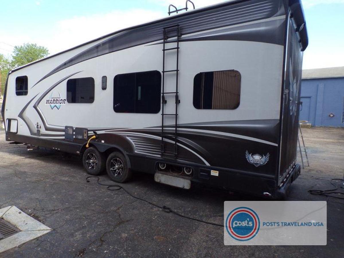 Used Used 2015 RV Factory Weekend Warrior 28W