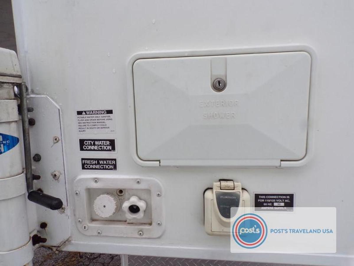Used Used 2011 Travel Lite Truck Campers 875 Series