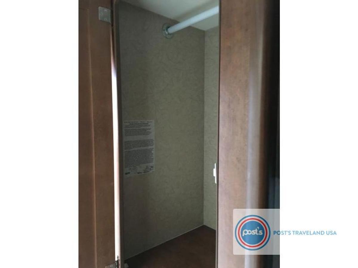 Used Used 2020 Lance Truck Camper 825