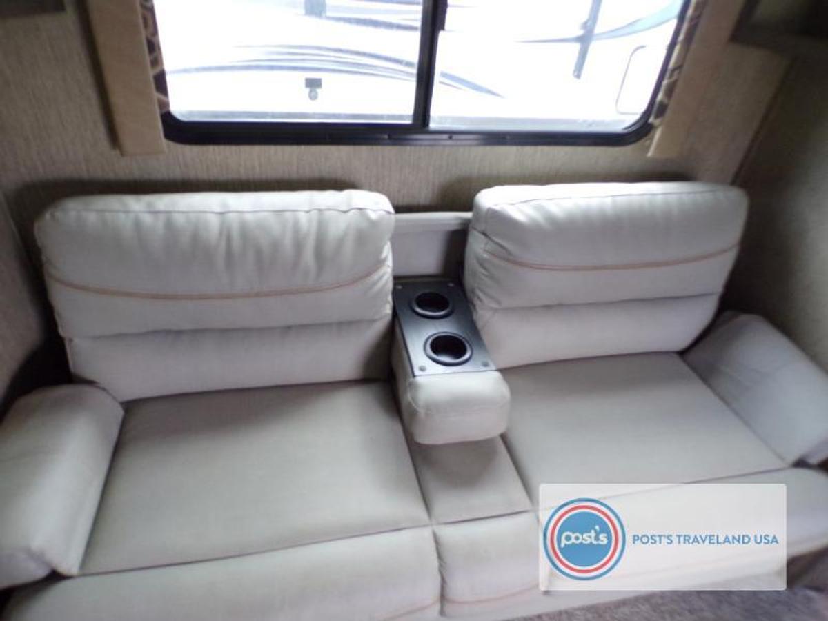 Used Used 2019 Dutchmen RV Coleman Light 1805RB