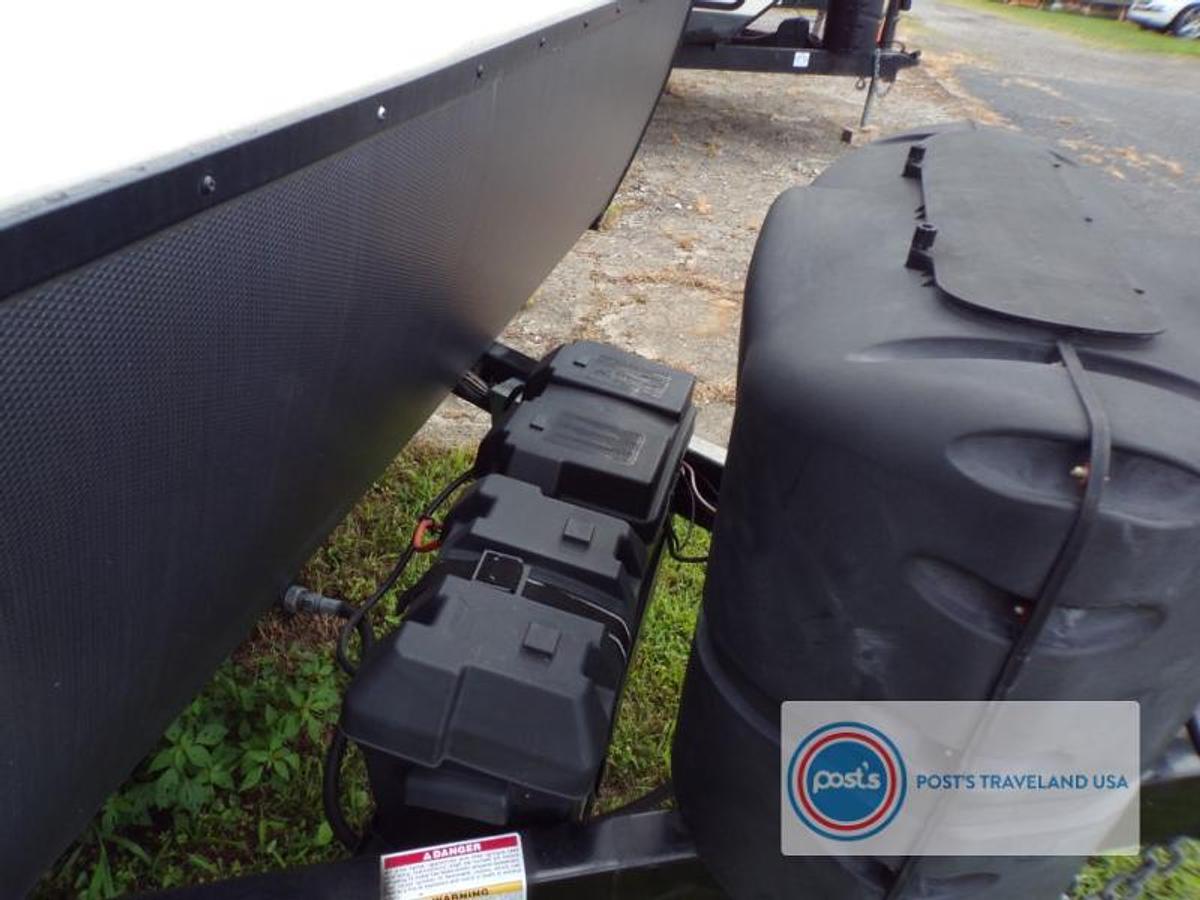 Used Used 2019 Dutchmen RV Coleman Light 1805RB