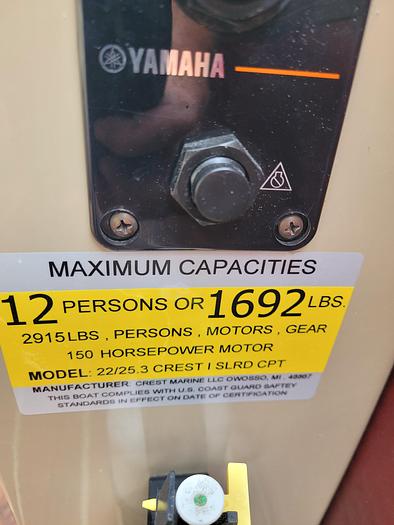 Used 2017 Crest 220 Tritoon