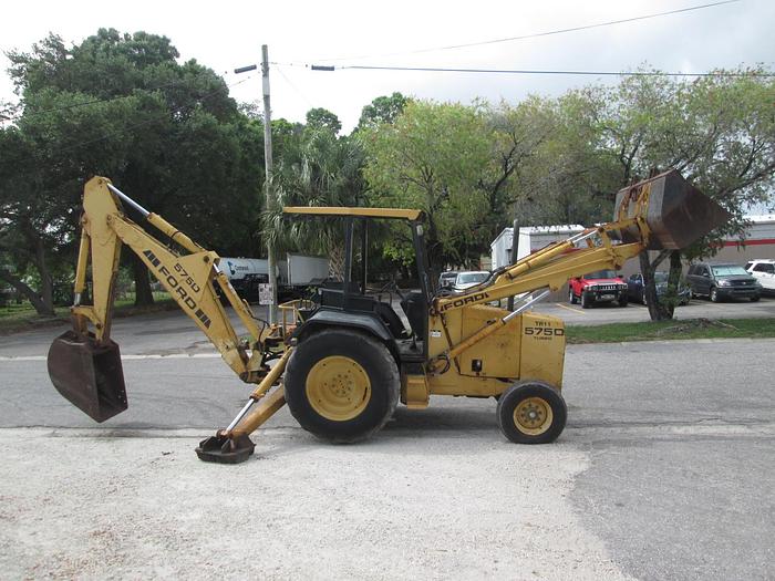 Used 1996 Ford 575D Tractor Loader Backhoe