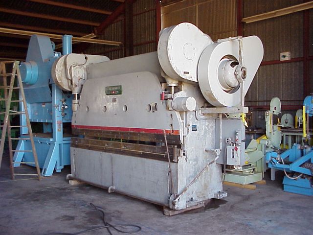 Used 225 Ton x 12 ft Cincinnati #9 Press Brake; Auto-Cycle