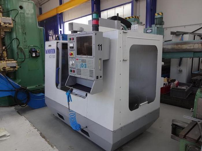 Utilisé Centre d’usinage vertical 3 axes Marque MIKRON – HAAS