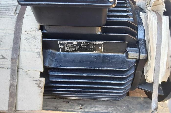 Elektromotor mit Flansch, AMHE 180M ZG2, 22 KW, 2930 rpm, AEG,  neu -50%