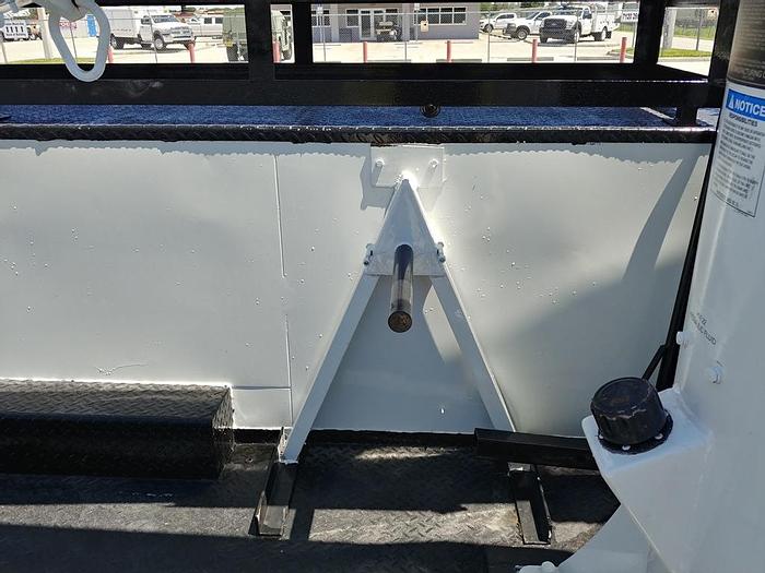 Used Versilift VST-40I 45ft Articulating & Telescopic MH Bucket Boom on 2013 Ford F550