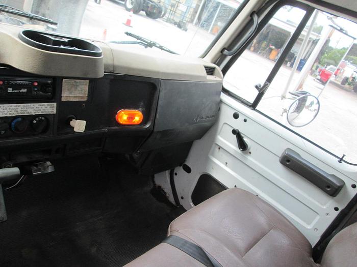 Used 2000 International 4700 Dump Truck