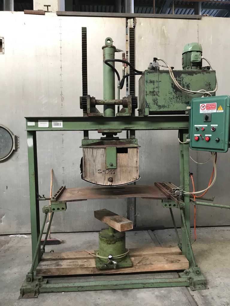 Usato Pressa snervatrice per legno massiccio 110×60