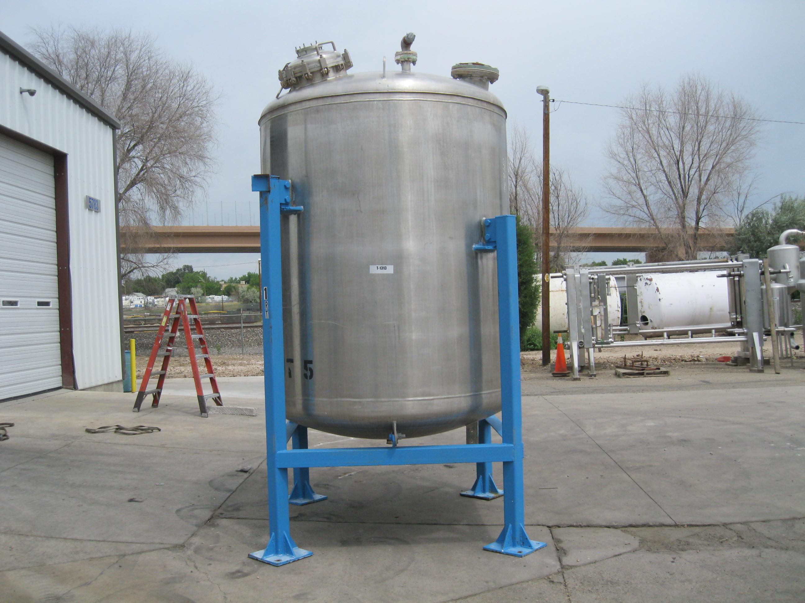 Usado 1200 GALLON SINGLE SHELL TANK